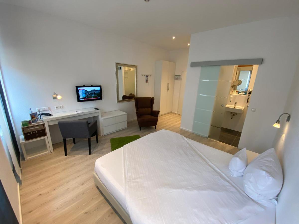 Hotel Barbarossa Karlsruhe Stadtmitte Ngoại thất bức ảnh