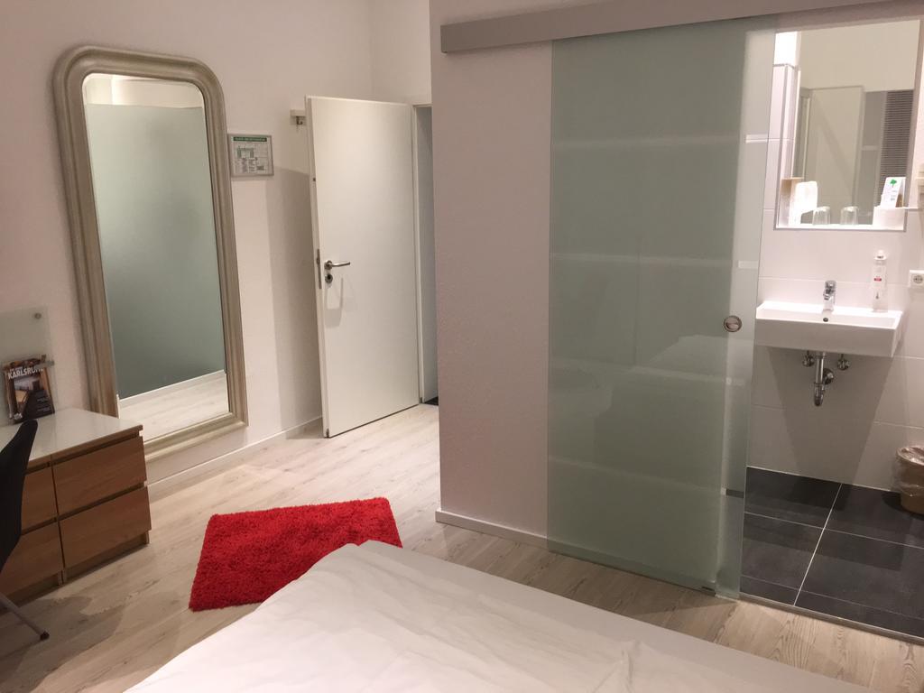 Hotel Barbarossa Karlsruhe Stadtmitte Phòng bức ảnh