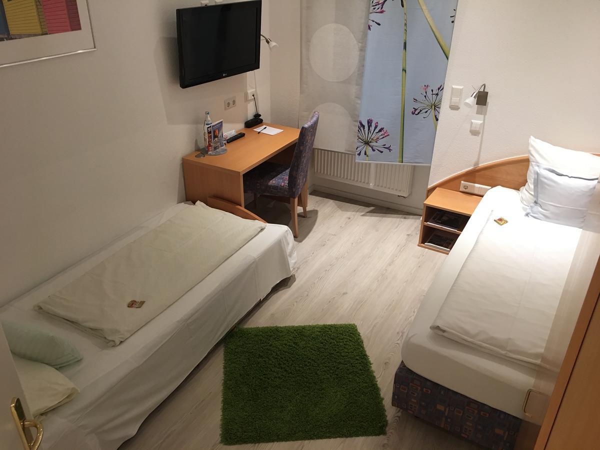 Hotel Barbarossa Karlsruhe Stadtmitte Ngoại thất bức ảnh